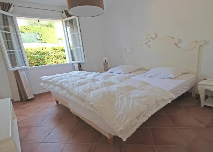 Ferienhaus Restanques - Beauchene